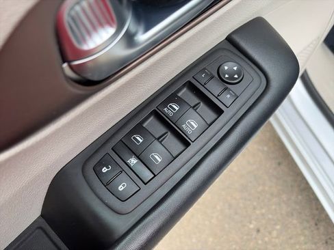 Used 2023 Chrysler Voyager LX FWD image 25