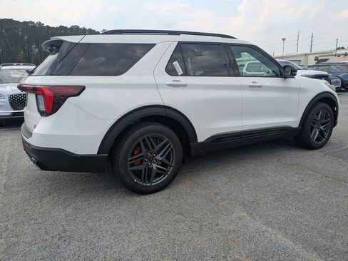 New 2026 Ford Explorer ST RWD image 4