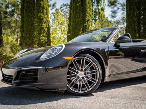 Used 2019 Porsche 911 Carrera image 3