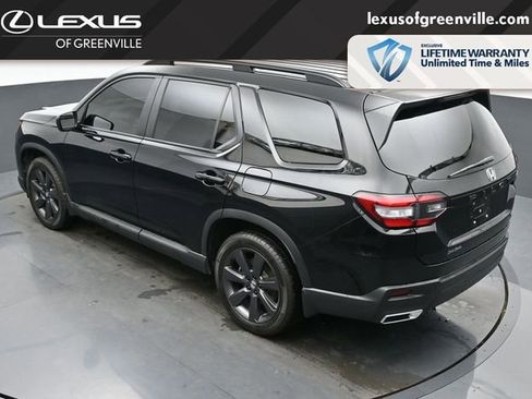 Used 2025 Honda Pilot Sport image 28