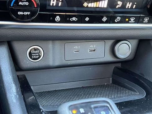 Used 2021 Nissan Rogue SV image 27