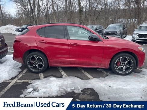 Used 2022 Alfa Romeo Stelvio Veloce image 9