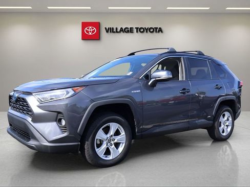 Certified 2021 Toyota RAV4 XLE w/ Convenience Package AWD/4WD image 1