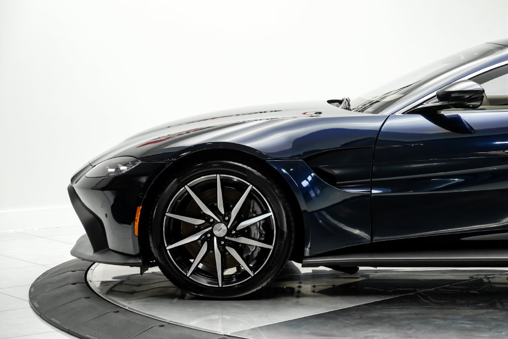 Used 2020 Aston Martin V8 Vantage Coupe RWD image 13
