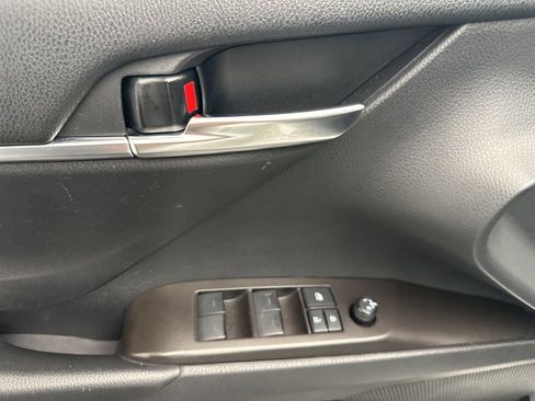 Used 2022 Toyota Camry SE image 24