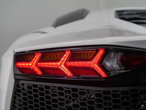Used 2016 Lamborghini Aventador LP 750-4 Superveloce image 25