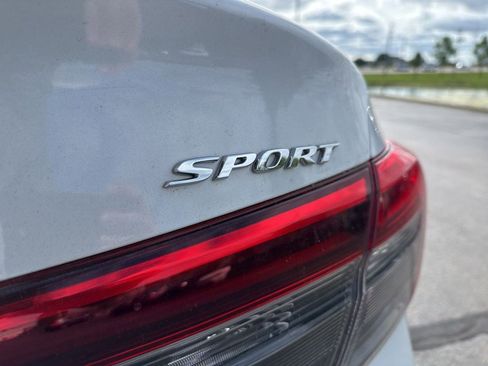 Used 2022 Honda Civic Sport image 4
