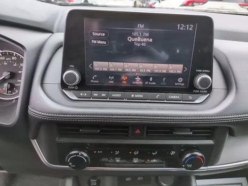 Used 2024 Nissan Rogue S FWD image 18