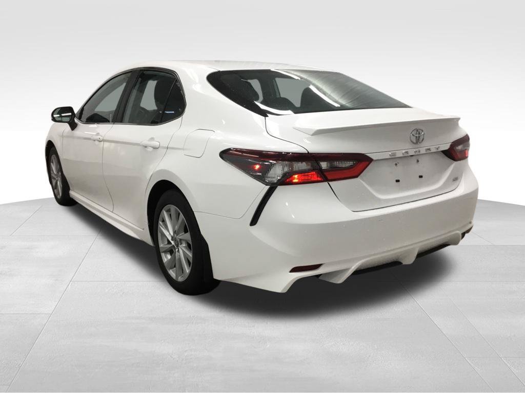 Used 2024 Toyota Camry SE FWD image 14