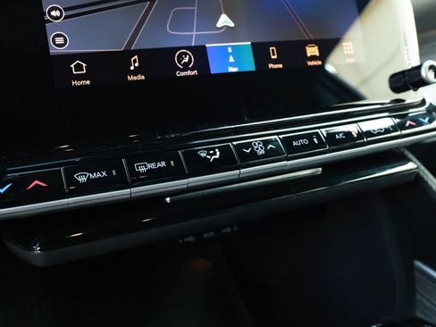 Used 2024 Jeep Wagoneer L Series II AWD/4WD image 58