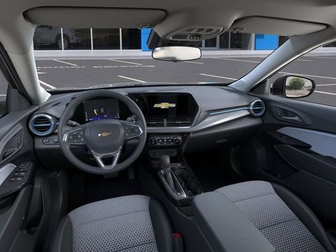 New 2026 Chevrolet Trax LT w/ Sunroof Package FWD image 18