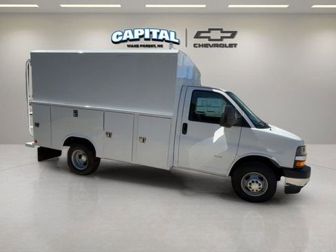 New 2025 Chevrolet Express 3500 Work Van w/ Power Convenience Package image 6