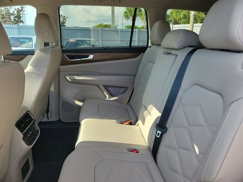 Certified 2026 Volkswagen Atlas SE FWD image 16