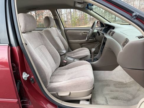 Used 1998 Toyota Camry LE image 24