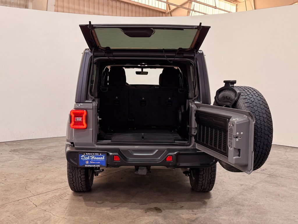 Used 2021 Jeep Wrangler Unlimited Sahara w/ Uconnect 4C Nav & Sound Group AWD/4WD image 12