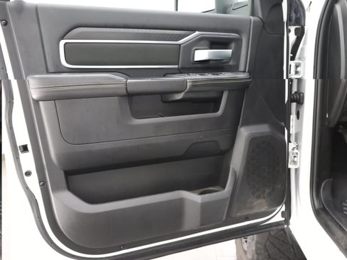 Used 2025 RAM 2500 Big Horn AWD/4WD image 38