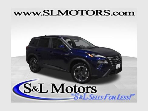 Used 2025 Nissan Rogue SV AWD/4WD image 1