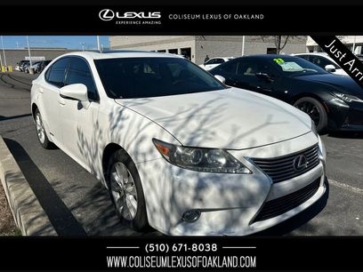 Used 2013 Lexus ES 300h w/ Luxury Pkg