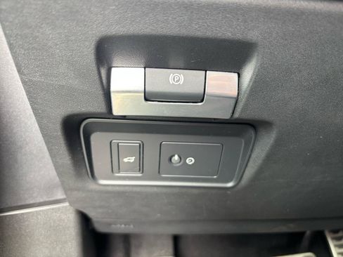 Used 2023 Land Rover Range Rover Evoque R-Dynamic S AWD/4WD image 16