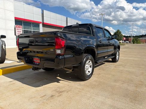 Used 2020 Toyota Tacoma SR AWD/4WD image 9