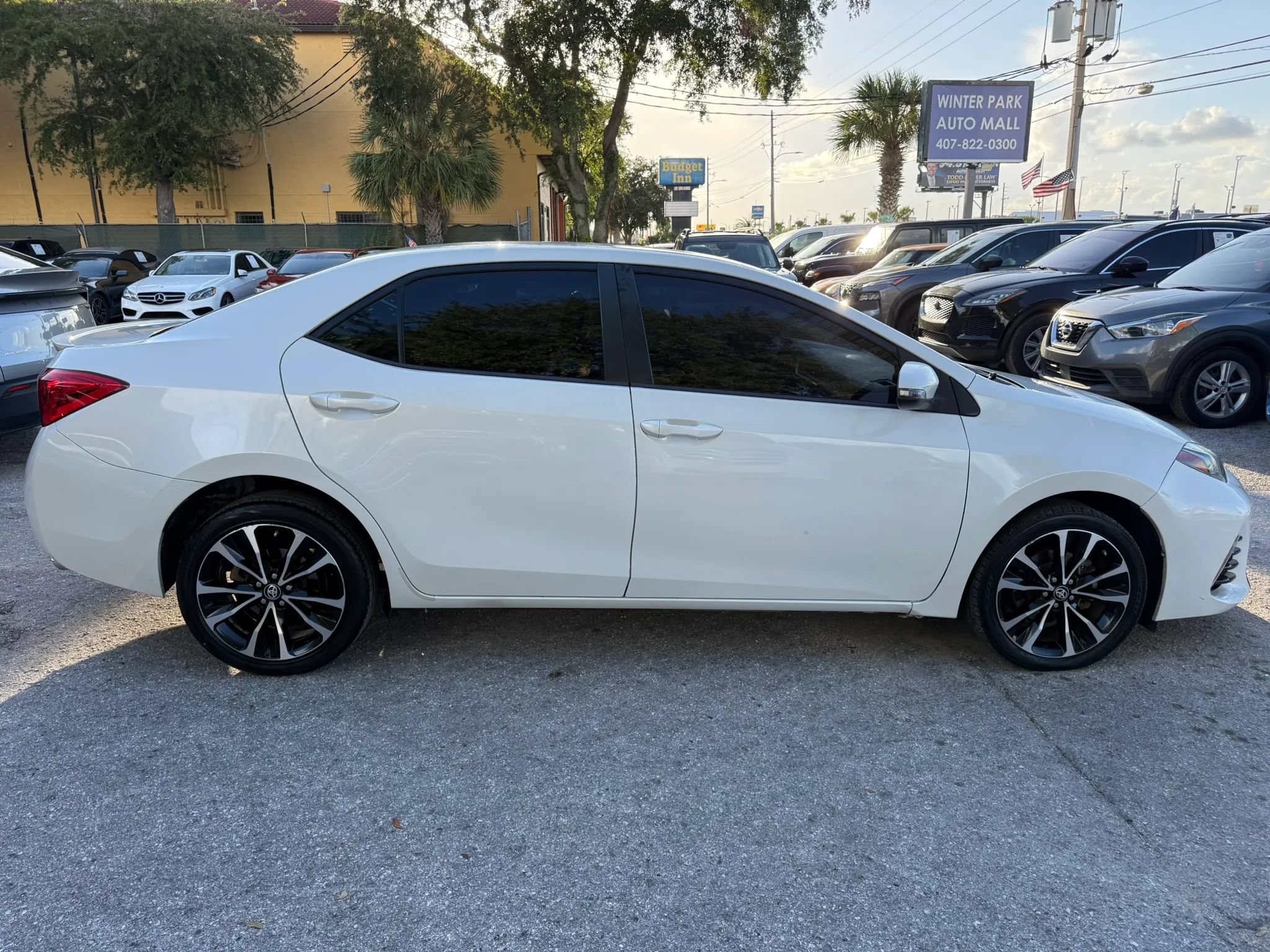 Used 2018 Toyota Corolla SE FWD image 5