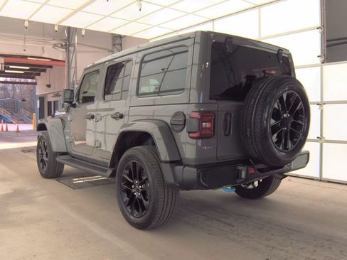 Used 2022 Jeep Wrangler Unlimited Sahara w/ Safety Group image 4