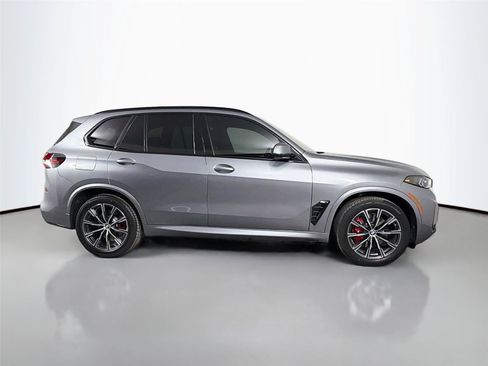 New 2026 BMW X5 xDrive40i w/ M Sport Package AWD/4WD image 4