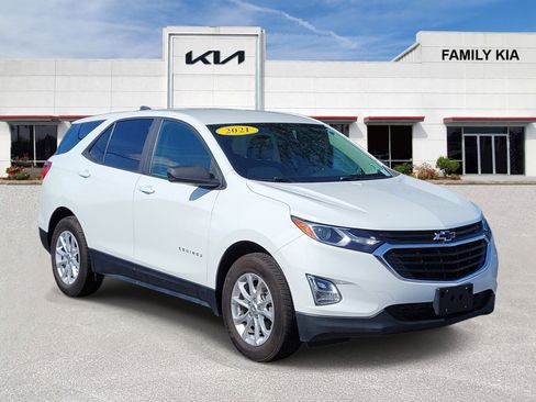 Used 2021 Chevrolet Equinox LS w/ LS Convenience Package AWD/4WD image 1