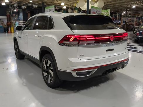 Used 2024 Volkswagen Atlas Cross Sport SEL AWD/4WD image 10