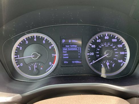 Used 2020 Hyundai Santa Fe SE FWD image 28