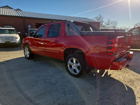 Used 2011 Chevrolet Avalanche LT w/ Luxury Package image 6