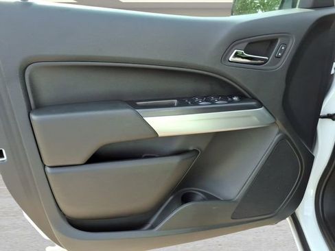 Used 2022 Chevrolet Colorado LT w/ LT Convenience Package AWD/4WD image 14