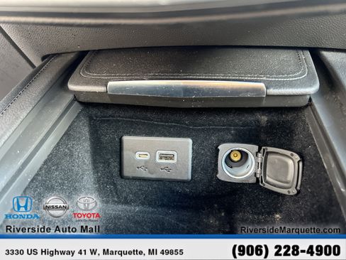 Used 2021 Cadillac XT4 Premium Luxury image 18