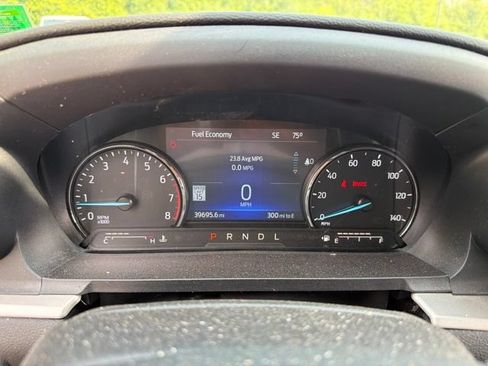 Used 2022 Ford Explorer XLT w/ Equipment Group 202A AWD/4WD image 12