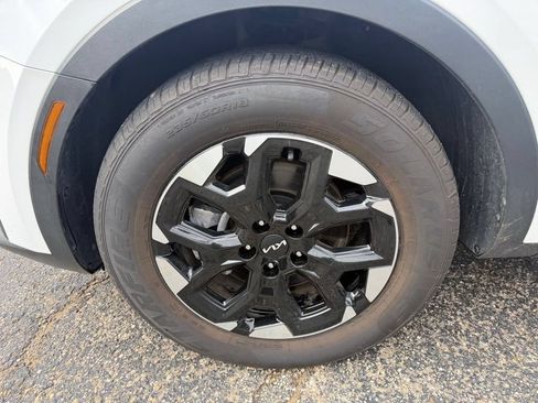 Used 2024 Kia Sorento S FWD image 31