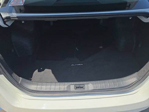 Used 2025 Nissan Altima 2.5 SV FWD image 20
