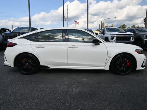 Used 2023 Honda Civic Type R image 11