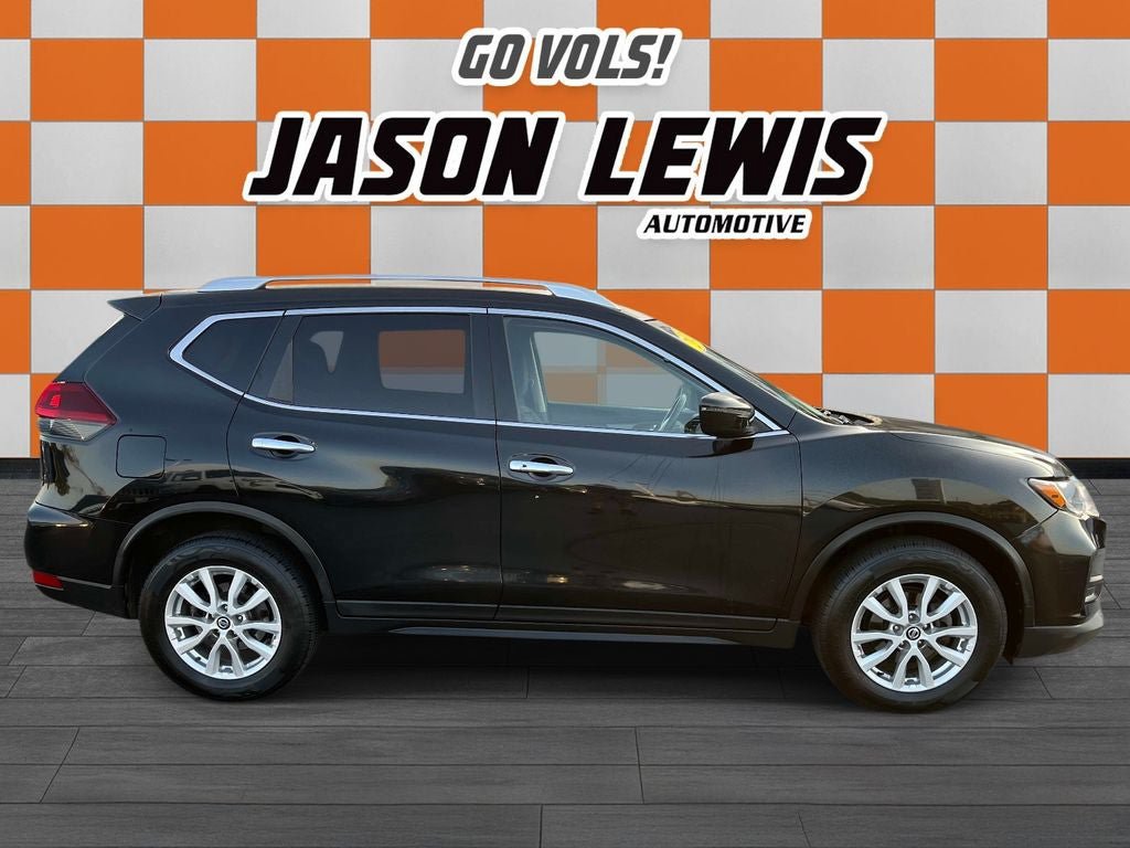 Used 2020 Nissan Rogue SV FWD image 2