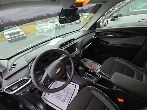 Used 2023 Chevrolet TrailBlazer LS image 11