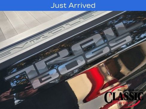 Used 2022 Chevrolet Silverado 1500 LT Trail Boss w/ LT Trail Boss Premium Package image 18