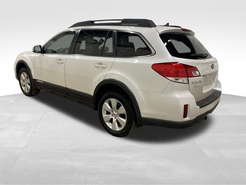 Used 2012 Subaru Outback 2.5i Limited image 2