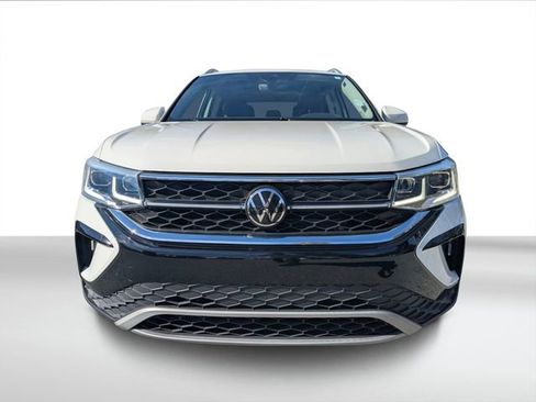 Used 2022 Volkswagen Taos SEL image 8