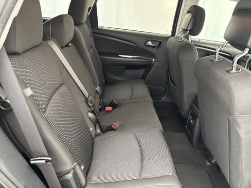 Used 2017 Dodge Journey SE w/ Flexible Seating Group image 14