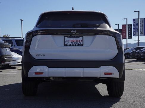 New 2026 Nissan Kicks SV image 5
