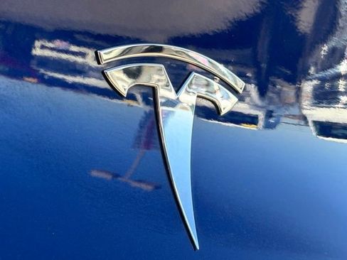 Used 2024 Tesla Model Y Long Range image 18