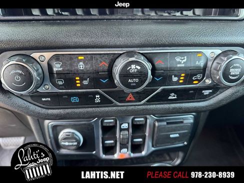 Used 2024 Jeep Wrangler Unlimited w/ Convenience Group image 20