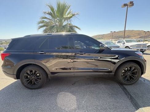Used 2023 Ford Explorer Limited RWD image 6