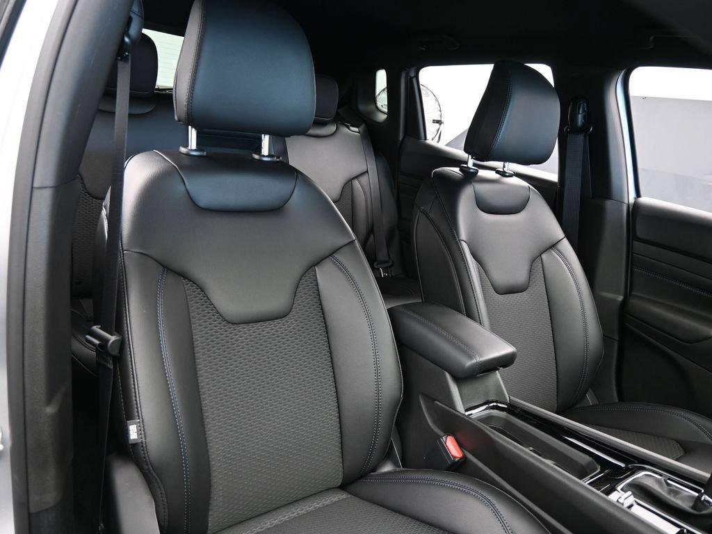 New 2026 Jeep Compass Latitude AWD/4WD image 38