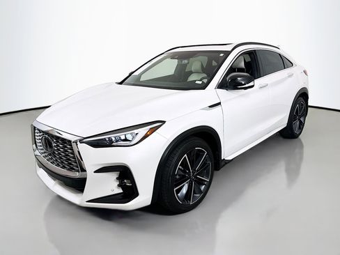 Used 2023 INFINITI QX55 Essential AWD/4WD image 3