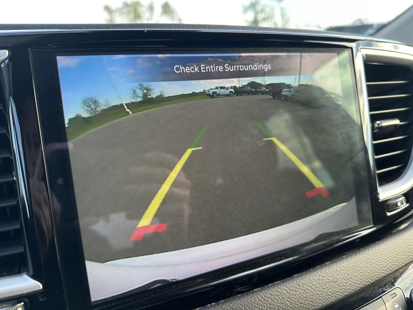 Used 2023 Chrysler Pacifica Touring-L FWD image 24